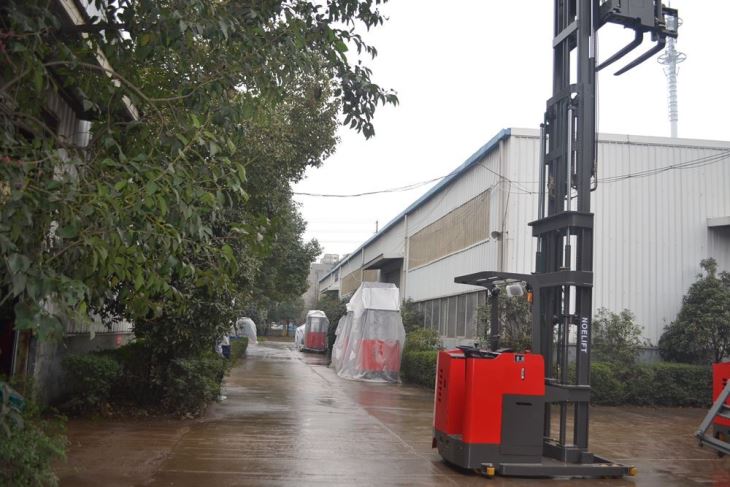 New Design Narrow Aisle Forklift 3-way Pallet Stacker For Sale